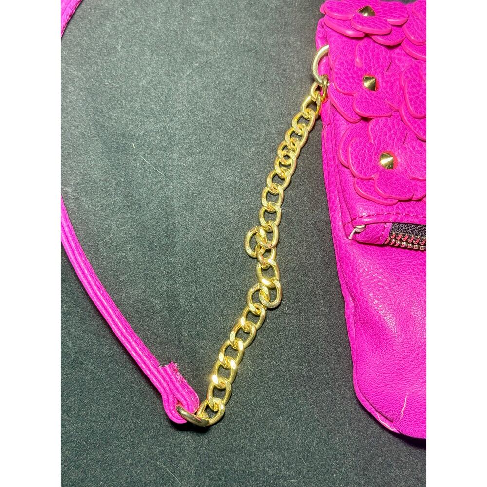 Gianni Bini NWT Hot Pink Floral Appliqué Crossbody Bag Gold Chain - Picture 6 of 15